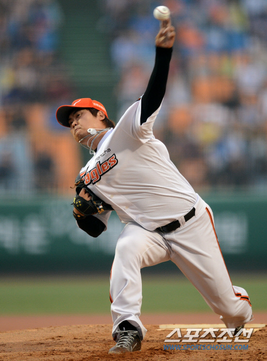 
	���������� ���� ���簡 ��â �������� ��� 8�� �������忡 2012 ���ξ߱� ��ƿ� ��ȭ�� ��Ⱑ ���ȴ�. ��ȭ ���� �������� ������ ���� ������ �ִ�. ����=����� ���� cjg@sportschosun.com/2012.05.08/


