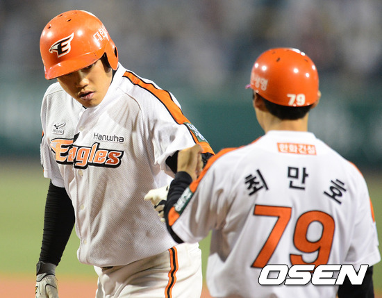 
	'ù Ȩ��' ������, "���� �ϳ� ���� ��, ���Ѻ��� �Ѵ�"
