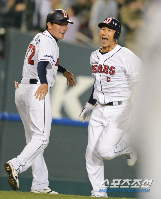 
	1�� SK�� 4���п� ���� �ִ� �λ��� 2012 ���ξ߱� ��Ⱑ 10�� ��� �߱��忡�� ���� ����. �λ� ����ö�� 9ȸ�� 2�� 1,2�翡�� ������ 3��Ÿ�� ġ�� ȯȣ�ϰ� �ִ�. 

���=������ ����  rainmaker@sportschosun.com


