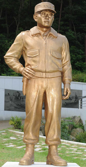 
	���� "����� �屺(�ﳲö�� ���� �Ƕ��� 10���� ���� 6��25 ����) ���� ö�Ÿ���"
