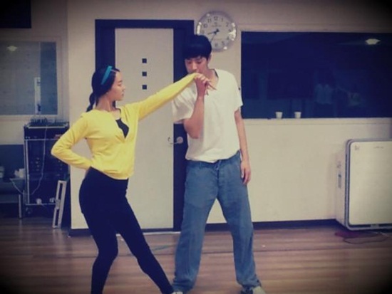 
	���츮-�ڹο�, 'Ʈ��������Ŀ' ���� ��..�θ�ƽ�� '�յ� Ű��'
