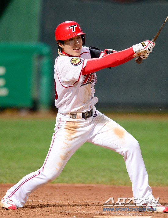 
	�ؼ�-KIA

��� ������

����=������ ���� songs@sportschosum.com/2012.5.5


