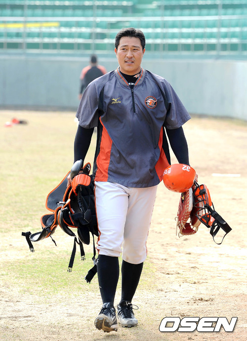 
	��ȭ ���� �Ű���, �㸮 �������� 1�� ����
