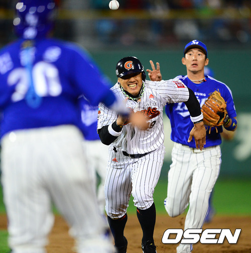 
	ȫ����, "�̽¿��� ���� ��ƶ, �������μ� �����ߴ�"
