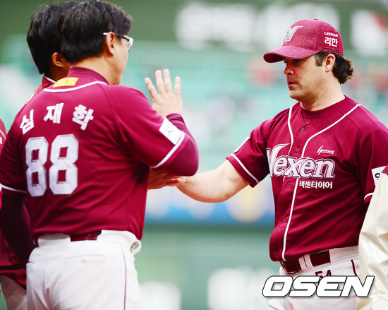 
	'�ٽ� ����' ����Ʈ, "Ÿ�� �����޾� �����̴�"
