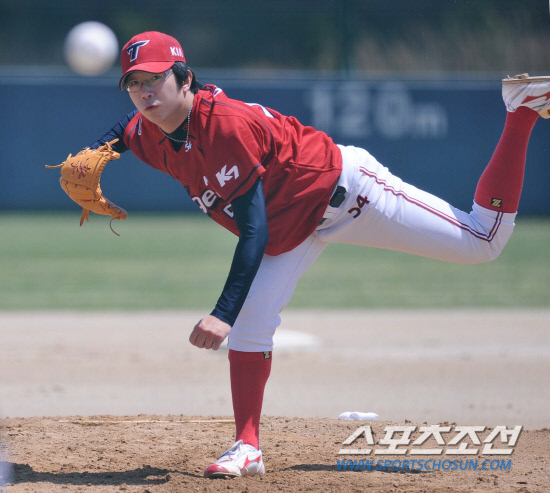 
	27�� ���� ���� ���� ���̽�����ũ���� 2012 ǻó������ �ؼ��� KIA�� ��Ⱑ ���ȴ�. KIA�� �������� �������� �ؼ� Ÿ�ڵ��� ���� ������ ���� ������ �ִ�.

����= ���� ���� kyungmin@sportschosun.com / 2012.4.27.


