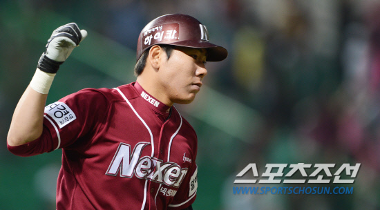 
	���ξ߱� �ؼ��� SK�� ��Ⱑ 13�� ��õ ���о߱��忡�� ��������. 9ȸ�� 2�� ����ȣ�� õ�ݰ��� ���� �ַ����� �Ͷ߸��� ȯȣ�ϰ� �ִ�.

��õ=���ؿ� ���� noodle@sportschosun.com/2012.05.13/


