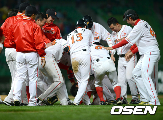 
	'���� ������Ÿ' ����, "���� ù ������, ��� ����"
