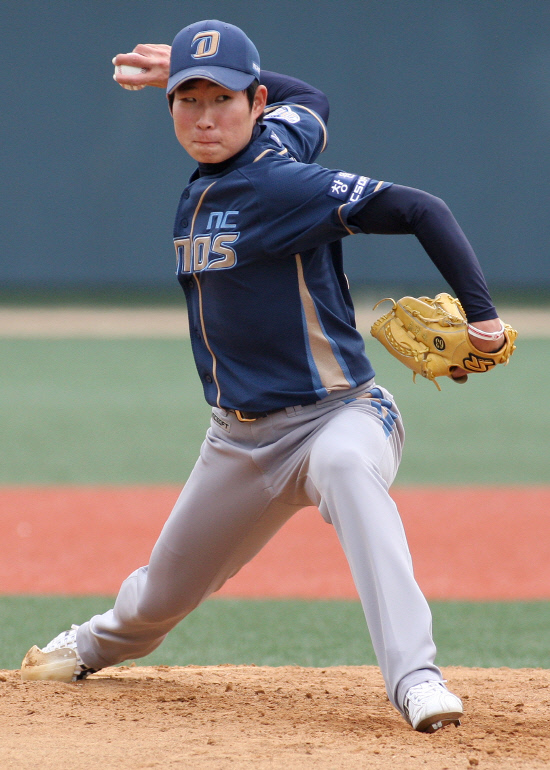 
	NC �������� 13�� ���� �󵿱��忡�� ���� �Ե����� ǻó������(2��) ��⿡ ���ߵ����� �����ϰ� �ִ�. ��������=NC���̳뽺


