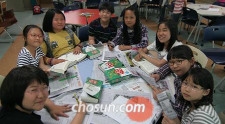 [NIE 신문활용교육] 신문·사전으로 어휘노트 작성… '국어영재' 됐어요