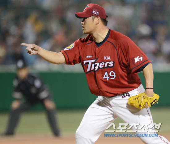 
	9�� �������忡�� 2012 ���ξ߱� ��ƿ� ��ȭ�� ��Ⱑ ���ȴ�. ��� ���� �����찡 4ȸ�� 2�� ������ ���⿡�� ��ȭ �̿����� �������� ������ ������ �ϰ� �ִ�.

����=����� ���� cjg@sportschosun.com/2012.05.09/


