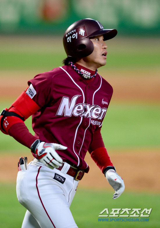 
	�ؼ� ��⿵. ����=������ ���� songs@sportschosum.com


