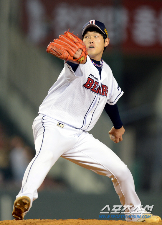 
	�λ� �������� ��ȭ�� ���� �����ϰ� �ִ�. �������� 4���̴� 1��Ÿ �������� ȣ���� ���� 3�⸸�� ù ���� ���´�. ���=������ ���� rainmaker@sportschosun.com


