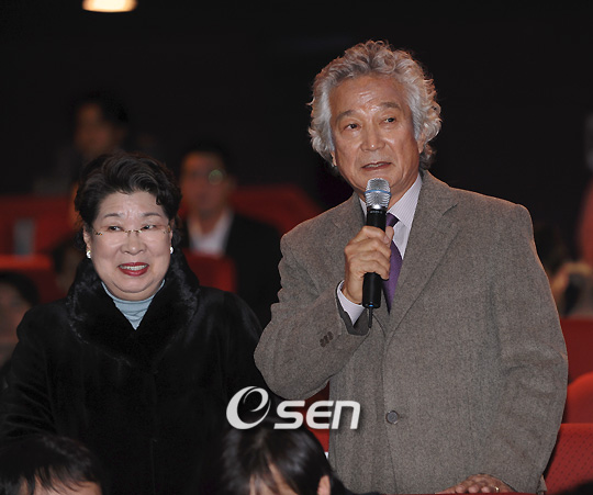 
	���޶� "�ż��ϰ��� ��ȥ? ��ġ������ ��" ����
