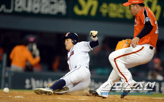 
	�λ� ������ ���� 15�� ��� ��ȭ���� 6ȸ Ȩ�� �İ� ��� �ִ�. ���=������ ���� rainmaker@sportschosun.com


