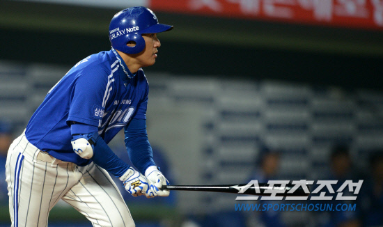 
	�޼�Ÿ�ڰ� �޼������� ���ϴ����� �̽¿��� �����ε�. �̽¿��� ���� �޼������� 3��5Ǭ9���� ��Ÿ�� �ֵθ��� �ִ�. ���� ���� wook@sportschosun.com


