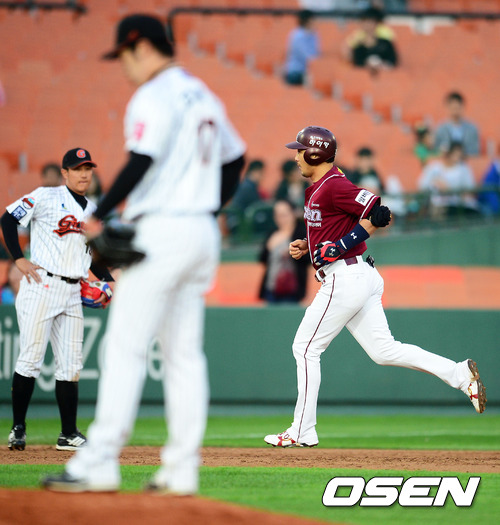 
	�Ե� ������, �ؼ� �ҹ���̿� '�͸���'��4���̴� 9����
