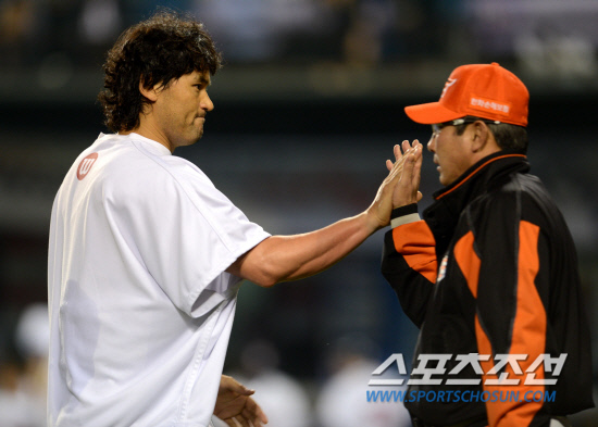 
	��ȭ �Ѵ�ȭ ������ �¸������� �� ����ȣ�� �������̺긦 �ϰ� �ִ�. ���=���� ���� wook@sportschosun.com


