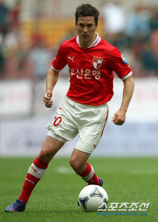 
	ȣ�� A��ǥ�� �̵��ʴ��� �ֱ� 3��⿡�� 3���� ������ ����� ��Ʈ ��ī�� ��������=�λ� ������ũ


