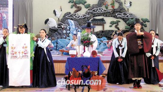 
	���������� �������� ��100�� ķ���Ρ��� �����ϰ� ������. �����̵��� ���ܵ� 415���������� ���� ����ϰ� ���� ȥ�ʸ� ġ�� �� �ְ� �ϰ�, ���ͱ��� ��� ������ ���� ����ϱ�� �ߴ�. /��ȫ�� ����
