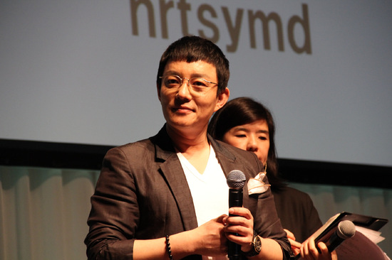 
	�̹���, �ɻ�ġ ���� �� �α�..���θ�� '��Ȳ'
