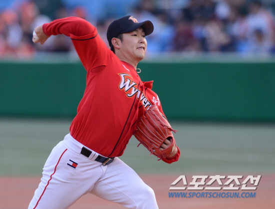 
	SK �������� 18�� ���� ��ȭ���� �������� �Ȳ�ġ �̻����� ���������ߴ�. �Ȳ�ġ �����ջ����� �Ѵް� ������ �Ұ����ϴ�. ����=���� ���� kyungmin@sportschosun.com 


