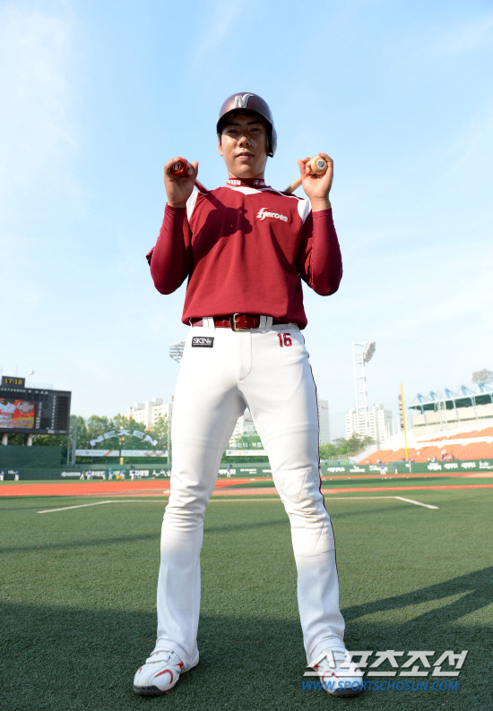 
	10��1 ���ͺ䰡 ���� �� �׶��忡�� ��� ���� �ؼ� ����ȣ. ��=���� ���� wook@sportschosun.com


