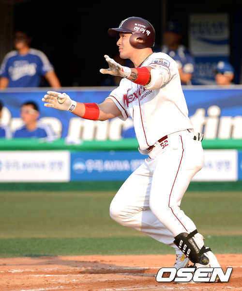 
	'��! ��!' �ں�ȣ, ���� 3��° ��Ÿ�� Ȩ���� '7, 8ȣ'
