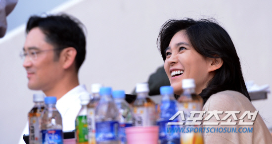 
	�ؼ�-�Ｚ���� ������ 20�� �񵿱���. ����� �Ｚ���� ����� �̺��� ȣ�ڽŶ� ��ǥ�� ��⸦ �����ϰ� �ִ�. ��=���ؿ� ���� noodle@sportschosun.com


