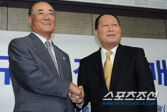 
	���ϵ��� �� �ƾ�(����)�� KBO ���ν� ��Ģ�������� ���� ���ξ߱� ������ ��ġ ����ȸ���� ��ġ�� ������ �����ϴ� �Ǽ��� ������ �ִ�. ������ ���� rainmaker@sportschosun.com


