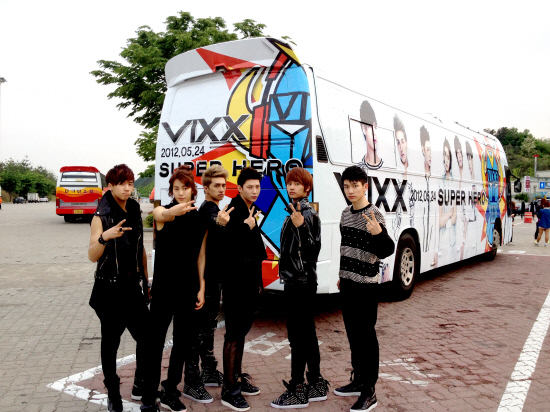 
	�׷� �򽺰� ���ι��� �տ��� ��� ���ϰ� �ִ�. ��������=�����ǽ�


