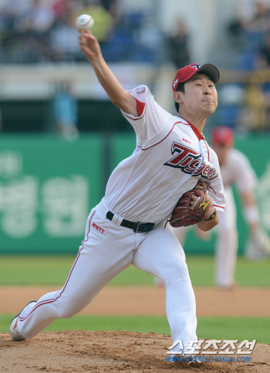 
	23�� ���ֱ��忡�� 2012 ���ξ߱� ��ȭ�� ����� ��Ⱑ ���ȴ�. KIA ���� �������� ������ ���� ������ �ִ�. ����=����� ���� cjg@sportschosun.com/2012.05.23/


