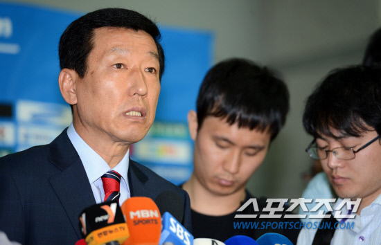 
	�ְ��� A��ǥ�� ������ 24�� ��õ���׿��� ������ �������� �ⱹ�ϱ� �� ���ͺ並 �ϰ� �ִ�. ��õ����=���� ���� wook@sportschosun.com


