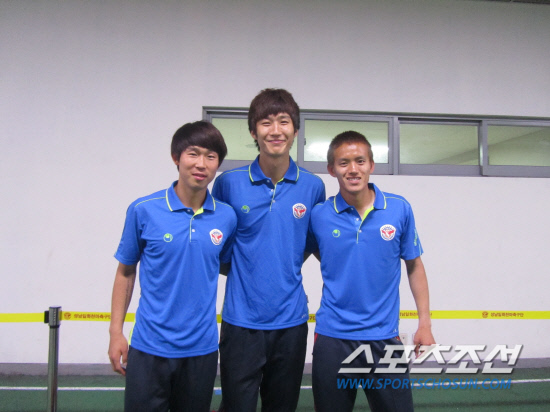 
	�޼��� ��ȭ�� '�ø����� ���ѻ�' ��������, ������, ȫ ö


