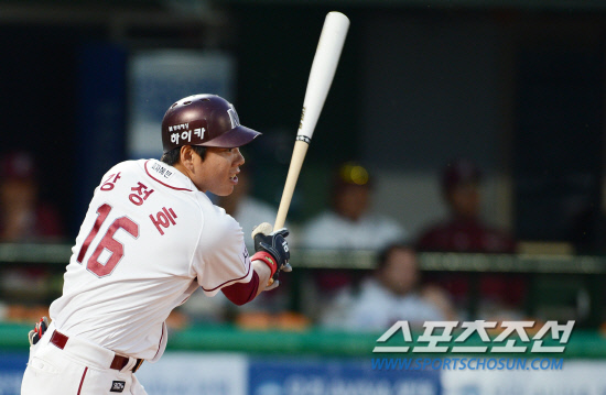 
	�ؼ� ����ȣ��  Ȩ�� 13���� 1���� �޸��� �ִ�. ������ Ȩ�� 1������ ���� ���̽��� ���δ�. ���ؿ� ���� noodle@sportschosun.com


