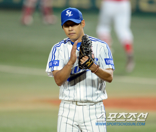 
	�Ｚ  ����ȯ�� 6ȸ�� 1�� 1,2�缭 ��ȣ���� ����� ó���ϰ� �ڼ��� ġ�� �ִ�. �뱸=���ؿ� ���� noodle@sportschosun.com


