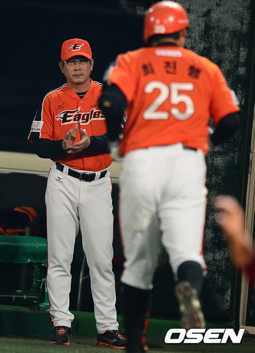 
	'6���� Ż��' �Ѵ�ȭ, "��ε� �����ߴ�"
