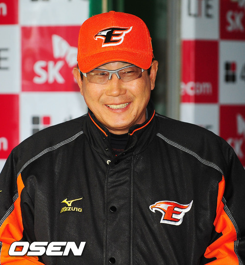 
	'2����' �Ѵ�ȭ, "������ �ڽŰ��� ã��"
