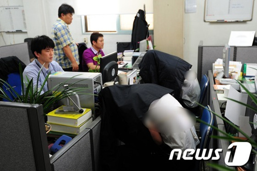 
	�º����� �񸮿� ����ƴ� �� ������ǥ �౸���� ��𾾿� ���� ���ξ߱� ���� ���𾾰� ���� 25�� ���� �γ��ڸ� ��ġ�� �޾Ƴ��� ������ ������ ��� 29�� ���� ���� �������������� ���縦 �ް� �ִ�. /����1
