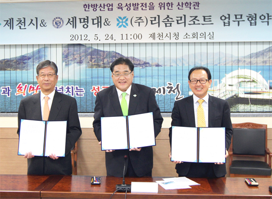 
	"������ Ưȭ�� �׸� ���񽺸� �����ϰڽ��ϴ�"
