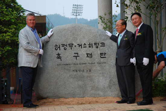 
	29�� ������-�Ž�����ũ �౸��� � ����Ŀ� ������ ����ũ ���� ����, ������ ��������, ������ �� ��õ ����(���ʺ���). ��������=�����౸����


