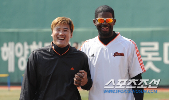 
	�Ե� ȫ����� ������ ���� ��� ��� ���� �ִ�. ����������DB


