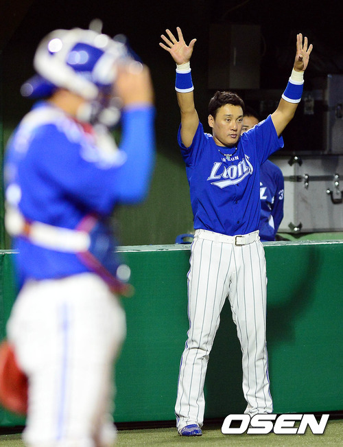 
	����ȣ ���ʶ߸� �̽¿�, "�ڽŰ� ��� ��ȸ �ƴ�"
