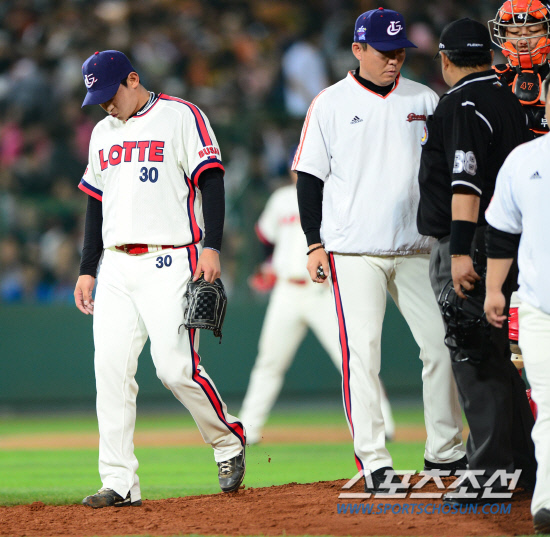 
	�Ե� �ִ뼺(����)�� 7ȸ ���� ���� ���� ���� �ߴ�. ������ ������ ����带 �������� �ִ� �ִ뼺. �λ�=������ ���� songs@sportschosum.com


