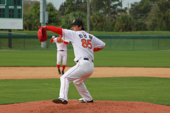 
	SK �ֿ����� ���� 2�� ������ķ������ �����ϴ� ���. ��������=SK ���̹���


