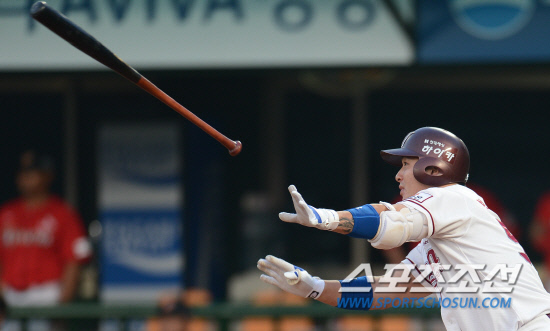 
	���ξ߱� �ؼ��� SK�� ��Ⱑ 31�� �񵿾߱��忡�� ��������. 1ȸ 3�� Ȩ���� ���ȴ� �ں�ȣ�� 3ȸ�� 1Ÿ�� 2��Ÿ�� ������ �ִ�. ��=���ؿ� ���� noodle@sportschosun.com


