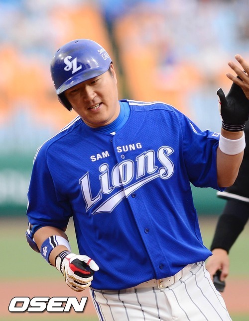 
	�������� ������, "���� ���� Ȩ���� ���� ���´�"
