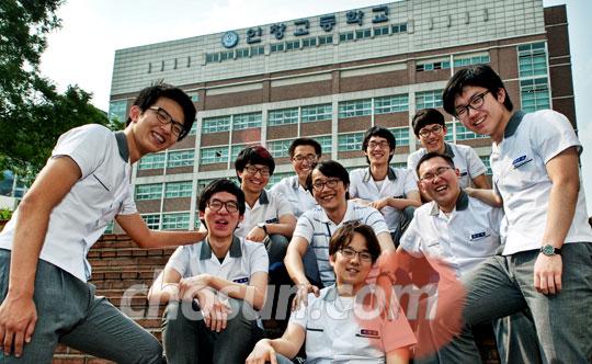 "학교별 스타 교사 공유… 공교육의 경쟁력 보여줬다"