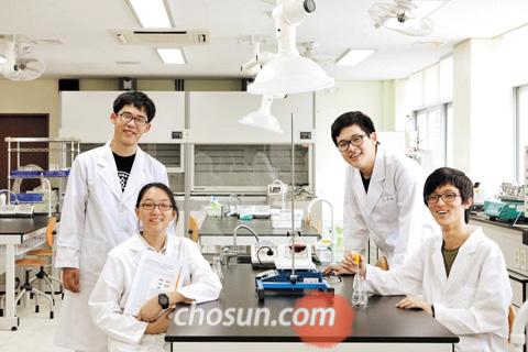 "필기 대신 수업에 몰입… 질문 퍼붓는 끈기 가지세요"