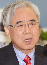 "교육감 선거, 보수 단일후보는 난데…" 문용린의 고민